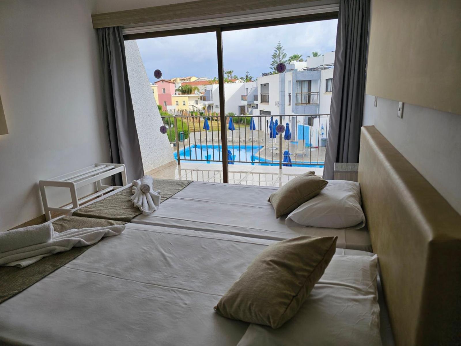 Penelope Beach Hotel Apts Protaras Exterior photo